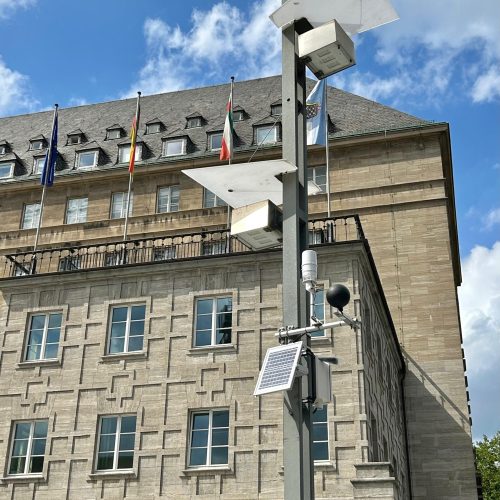 Wetterstation vor dem Rathaus Bochum